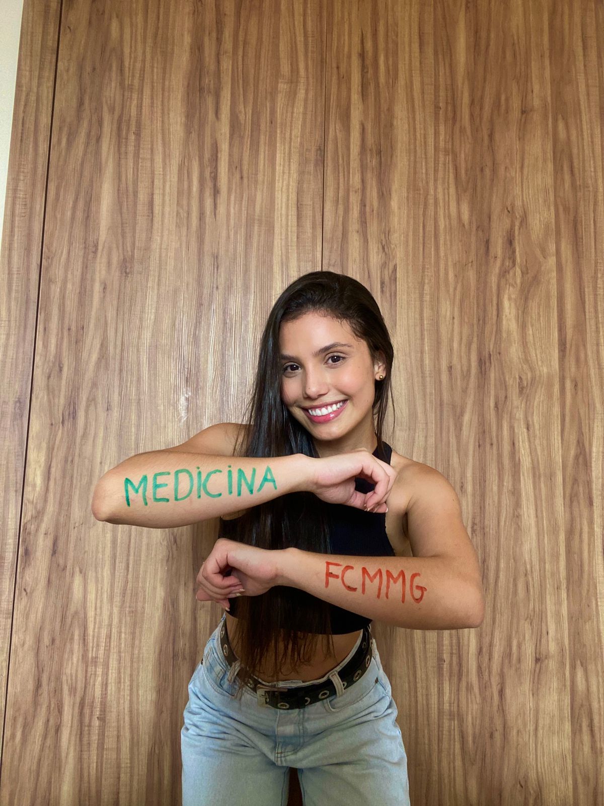 Lara Viana - Aprovada em Medicina